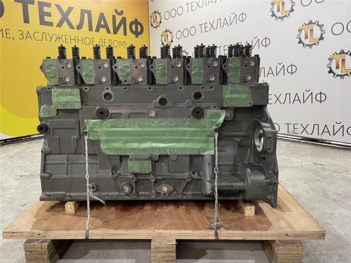 Двигатель Komatsu SA6D125E-2 без навесного оборудования (Long Block)